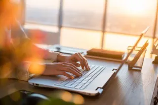 Crafting Compelling Content for Your Business Blog: A Guide to Captivating Your Audience