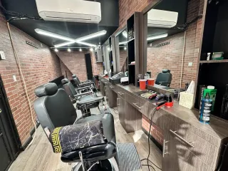 Barbershop Confessions: Stories Only a New York Barber Could Tell