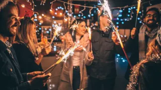 A New Year’s Bar Crawl: How to Ring in the Year Without Missing a Moment