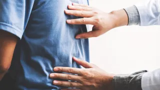 What Kind of Doctor Is Best for Degenerative Disc Disease?