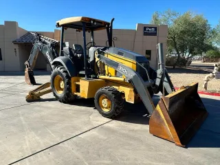 2015 John Deere 310L