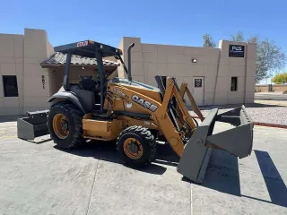 2016 CASE 570N EP Skip Loader 4/1 Front Bucket
