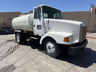 1992 White GMC Water Truck 2000 Gallon Air