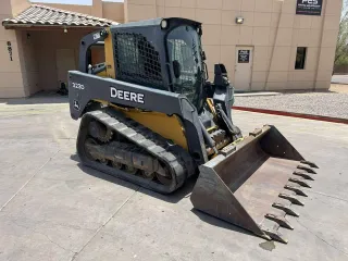 2013 John Deere 323D Enclosed Skid Steer 2 Speed
