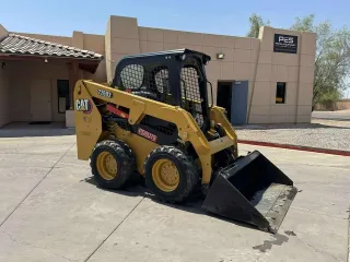 2022 CAT 226D3 Skid Steer Open Cab