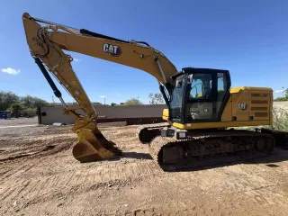 2023 CAT 323 NexGen Excavator Low Hours
