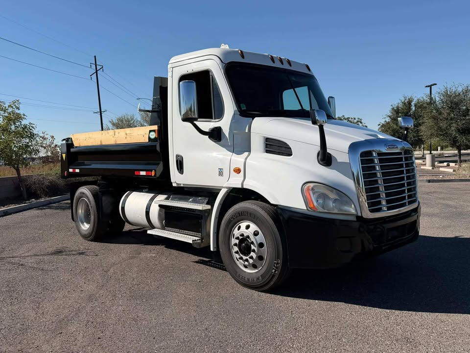 2017 Freightliner Cascadia 113 Bobtail Dump Truck