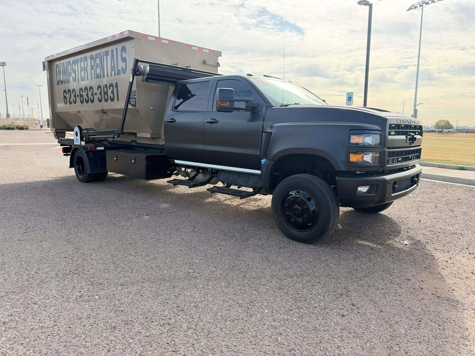 2022 Chevrolet Silverado 6500 Crew Cab Hook Truck