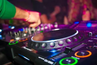 Wedding DJ Duties: Everything You Need to Know