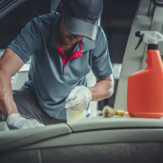 L'importance du nettoyage intérieur et extérieur de votre voiture : Les services à domicile de Car Shinerz à Voiron