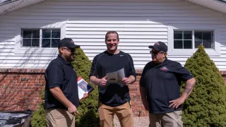 🧠 How to Choose the Right Roofing Contractor Near You