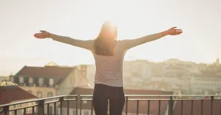 Unlocking Relief: How Hypnotherapy Aids in Managing Chronic Pain
