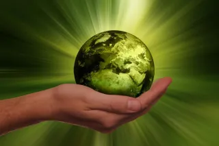 Going Green: 52 Easy & Inexpensive Ways to Green Up Your Life