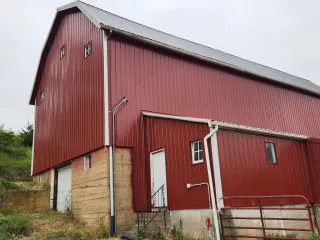 Pole Barn vs. Traditional Barn: Which Is Right for Your Property