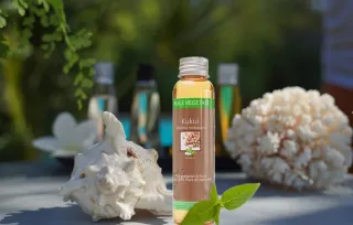 L’Huile de Kukui : L’Essence du Pacifique pour Sublimer le Kahuna Massage Hawaïen