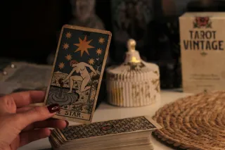The Book That Gently Led Me Back to Tarot