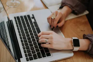5 Canva Features I Use Constantly as a Clinician Entrepreneur