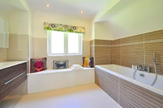 Bathroom wall Tile repairing services : Creative and Stylish Bathroom Space Inspiration