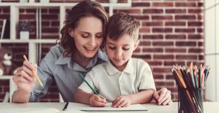 ¿Cómo ayudo a mi hijo con sus clases?