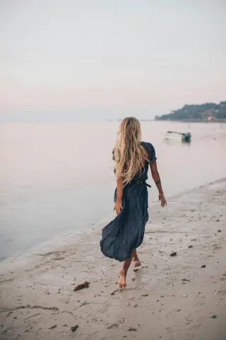 How to Live a Happy Life: 10 Real-Life Tips Backed by Science