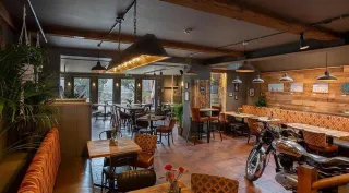 How to Lead Millennials and Gen Z: Lessons from a Brilliant Café Manager
