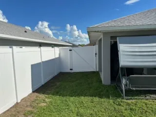 Wood vs Vinyl Fencing in Tampa Bay: Pros & Cons | Miller Fence