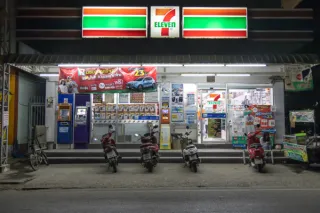 SM Group’s Entry into the Convenience Store War: What It Means for Franchisees, Franchisors — and Why BFEX Matters Now More Than Ever