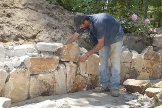 How Retaining Walls Can Prevent Erosion in Hilly Utah County Properties