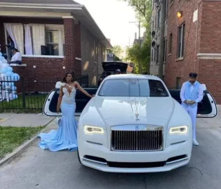 Prom 2025 Chicago: Arrive in Style with Black Elegant Transportation & Top Prom Services!