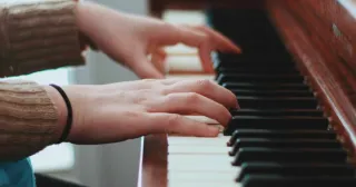 Exploring Jazz Piano: An Introduction to Jazz Techniques At Notable Music Academy
