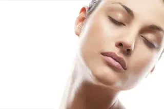 HOW TO MAKE YOUR SKIN ‘GLOW’