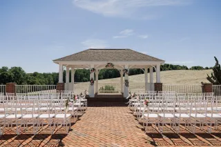 Planning a Stress-Free 150-Guest Wedding