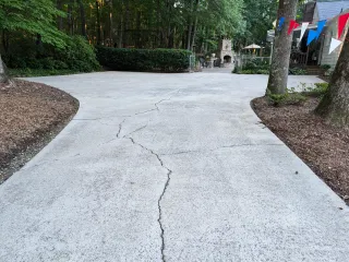 5 Signs It’s Time to Clean Your Driveway
