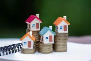 Canadian Home Prices in 2023: Expert Forecast