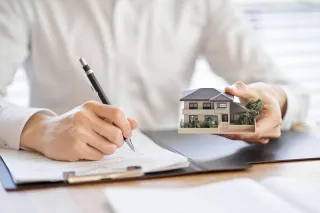 The Thrills and Spills of Being a Real Estate Agent: Is it Worth the Risk?