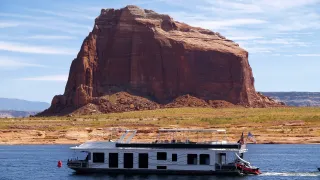 Renting at Lake Pleasant vs. Private Owners: Key Pros and Cons Explained