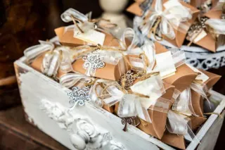 10 Unique Wedding Favor Ideas That Your Guests Will Love