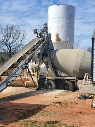 What Does an Excavating Contractor Do? | E&C Trucking