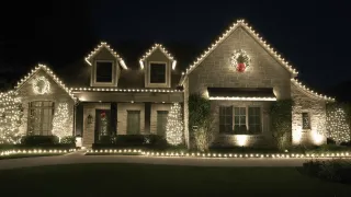 Avoiding Holiday Hassles: The Top Reasons to Choose Professional Light Installation in Greensboro, NC