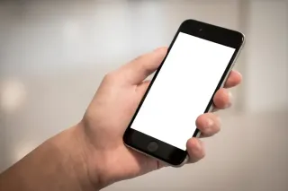 From Cracks to Catastrophes: How Broken Screens Can Affect Your Tech’s Performance