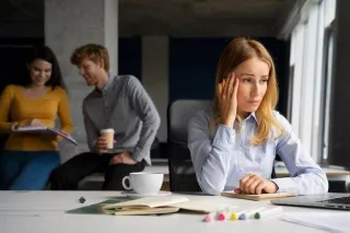 Impostor Syndrome: Crush Self-Doubt and Embrace Your Inner Superstar