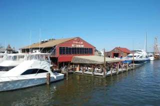 Crackin’ Crab and Soakin’ in the Views at The Crab Claw Restaurant – A True Maryland Treasure