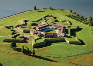 🚗Where the Flag Still Waves: Why Fort McHenry Is Maryland’s Most Epic History Stop