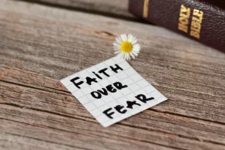 The Courageous Heart: Overcoming Fear and Doubt Through Faith