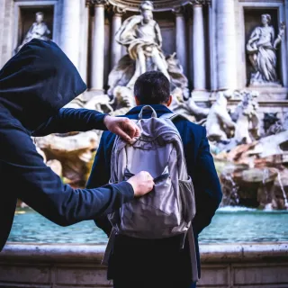 How to Outsmart Pickpockets: Travel Safety Tips from a Pro Who’s Been There, Done That (73 Times!)