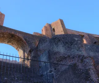 The Evolution of Fences: From Ancient Times to Modern Day
