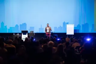 10 Steps To Being A Better Public Speaker