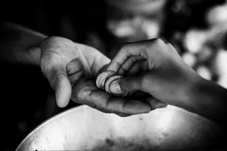 A Lesson in Dignity: How a Trip to the Philippines Changed My Perspective on Poverty Tourism