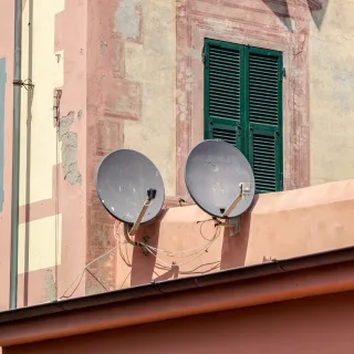 Internet satellite ou fibre optique : quelle solution choisir aux Ponts-de-Cé pour une connexion optimale ?