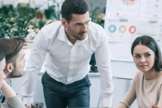 Decidir: El líder que toma acción y dirige su narrativa profesional